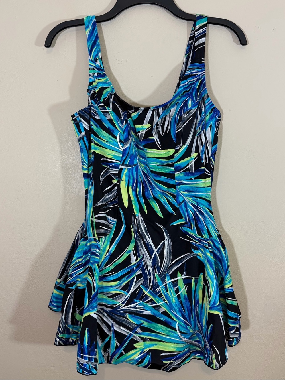 Azul by Maxine of Hollywood One Piece Swimsuit Swim Dress 14 Tropical Print